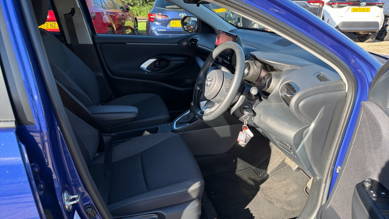 Toyota Yaris 1.5 Hybrid Design 5dr CVT Hybrid Hatchback